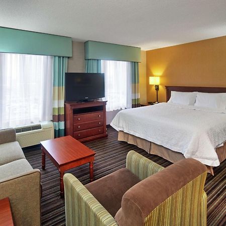 Hampton Inn & Suites By Hilton Toronto Airport Миссиссага Экстерьер фото