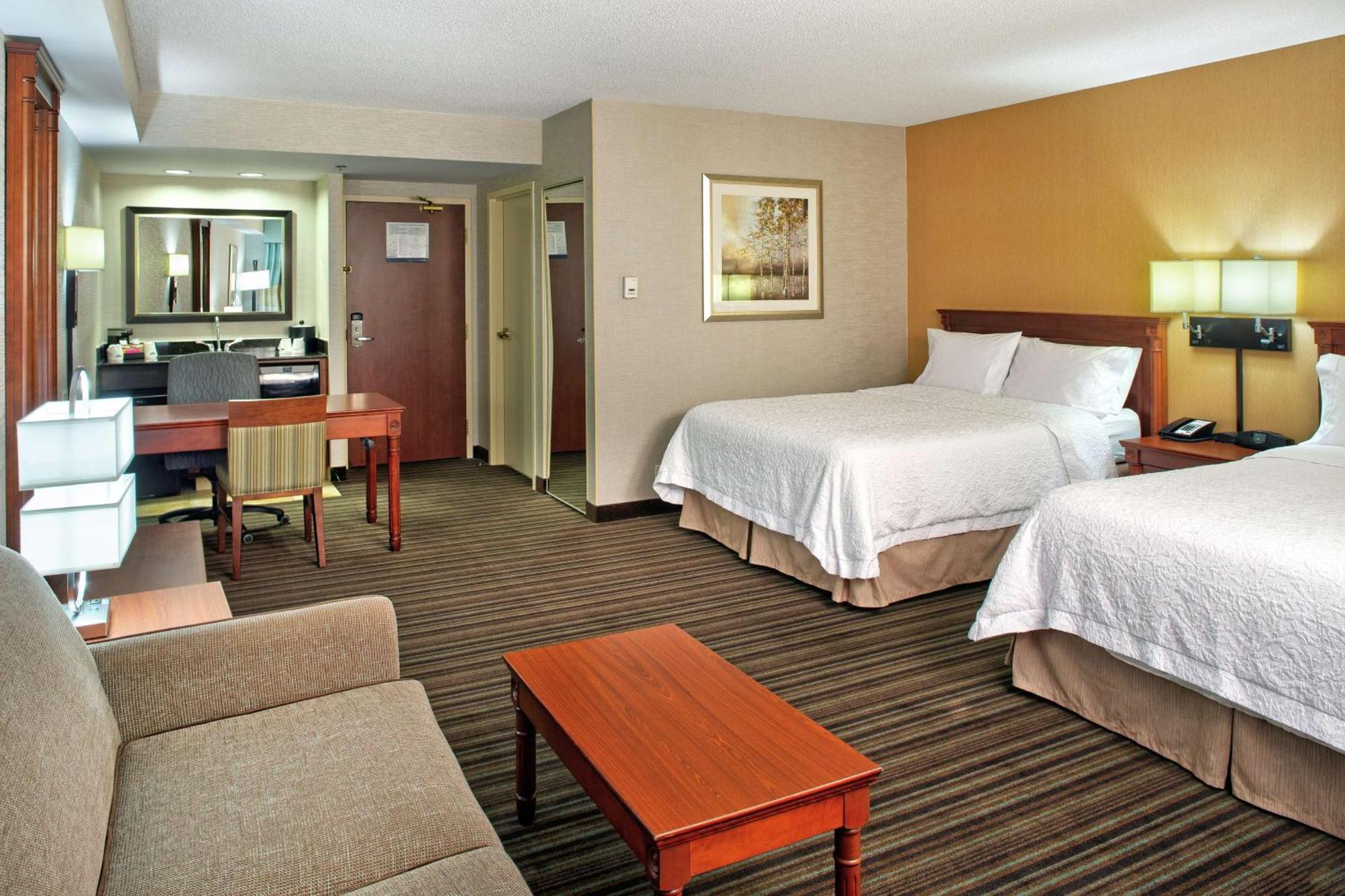 Hampton Inn & Suites By Hilton Toronto Airport Миссиссага Экстерьер фото