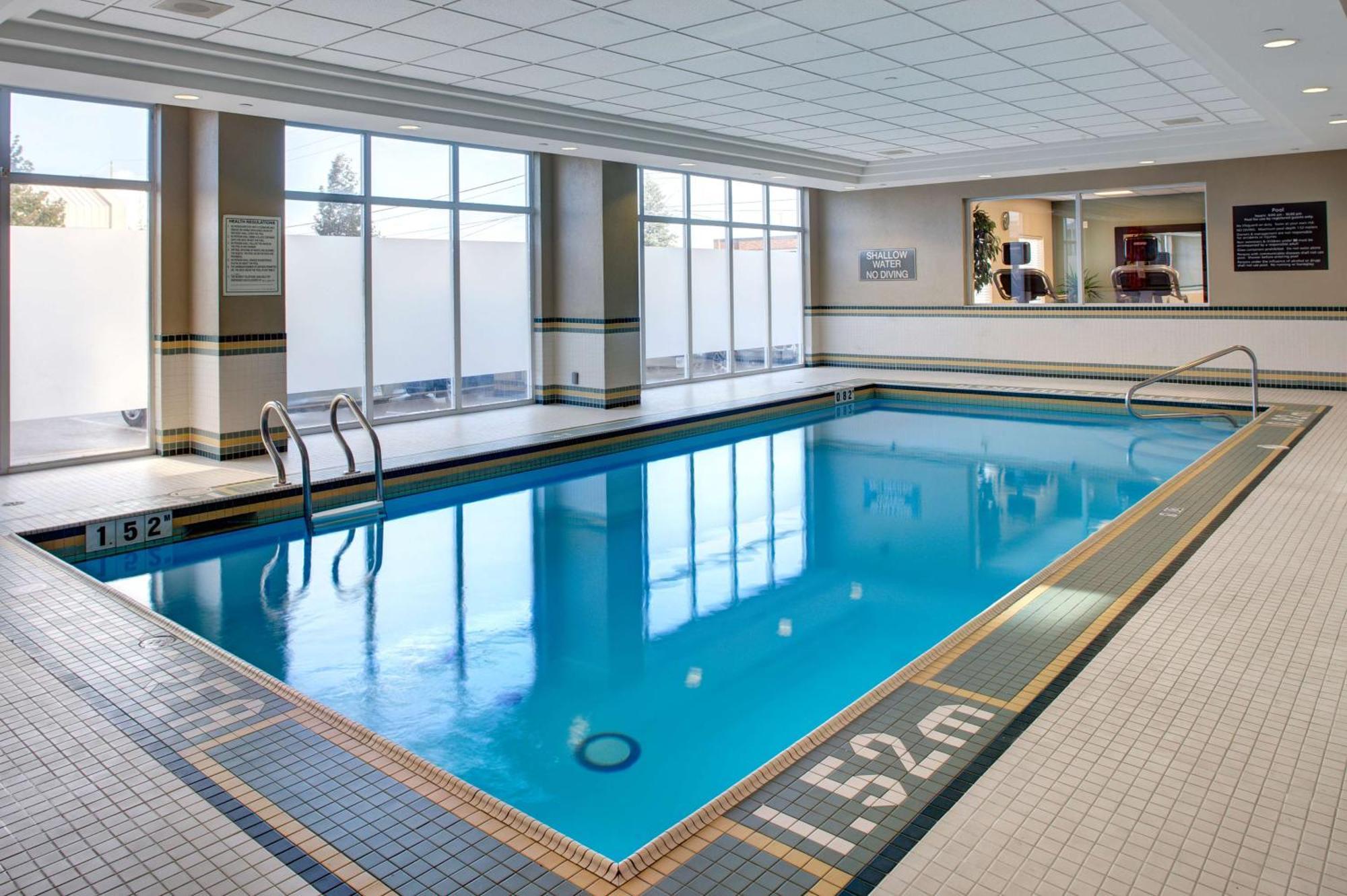 Hampton Inn & Suites By Hilton Toronto Airport Миссиссага Экстерьер фото