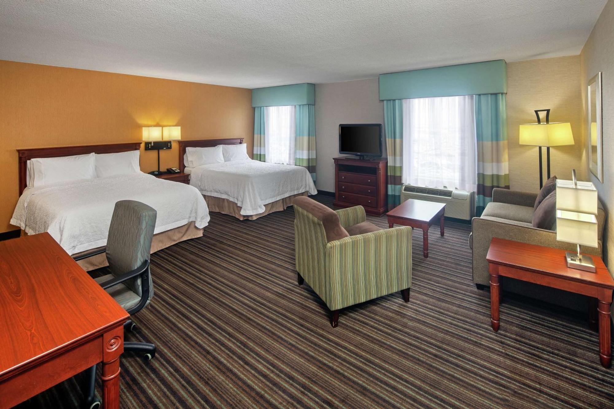 Hampton Inn & Suites By Hilton Toronto Airport Миссиссага Экстерьер фото