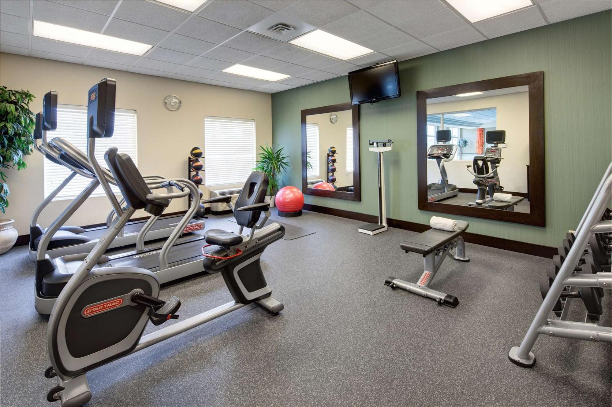 Hampton Inn & Suites By Hilton Toronto Airport Миссиссага Экстерьер фото