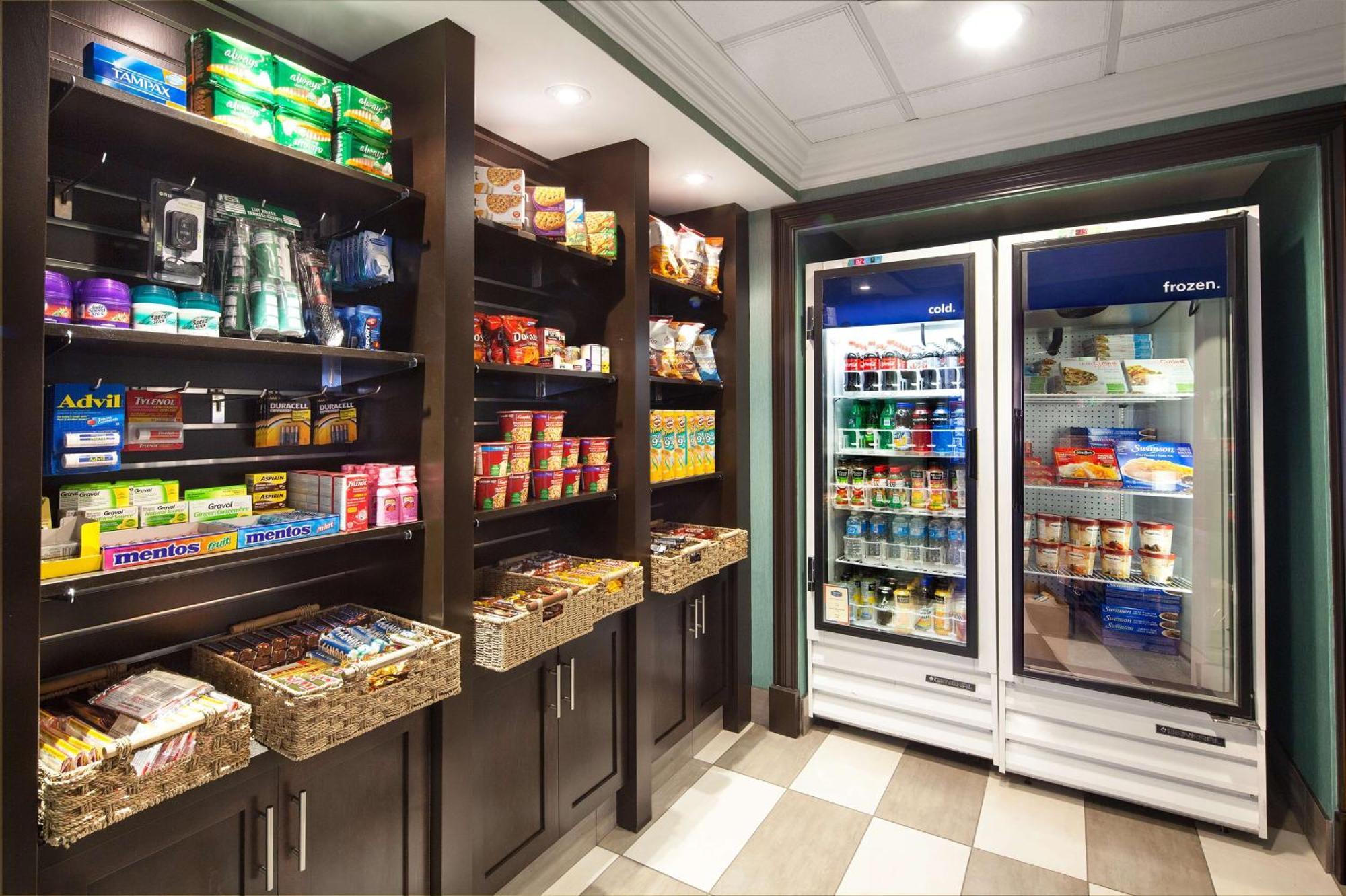 Hampton Inn & Suites By Hilton Toronto Airport Миссиссага Экстерьер фото